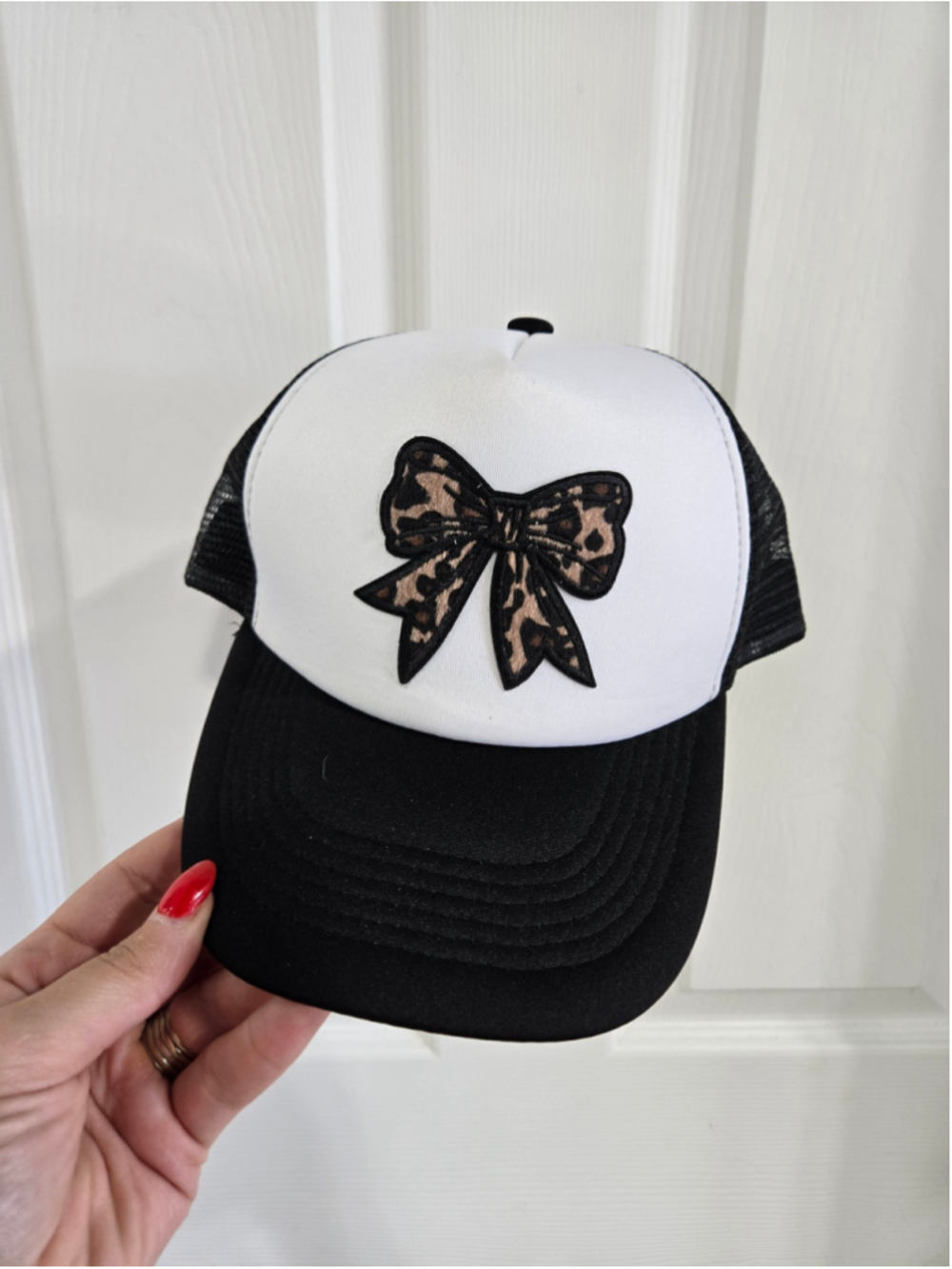Women's Unbranded Trucker Hat One Size Black White Leopard Bow - Picture 1 of 3